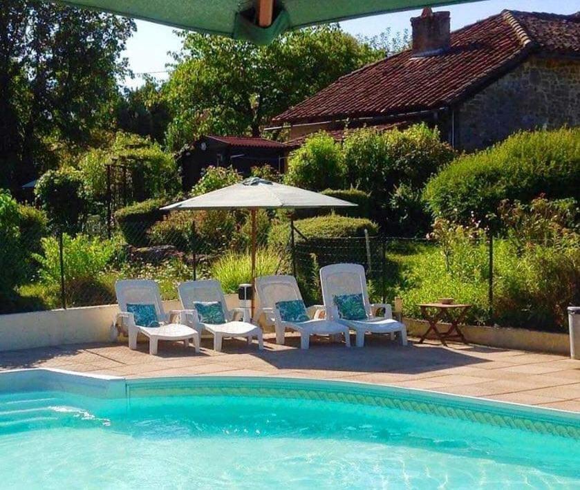 Domaine Charente Glamping Familyroom Le Jardin With External Toilet & Shower House & Outdoor Kitchen Mazières Exteriör bild